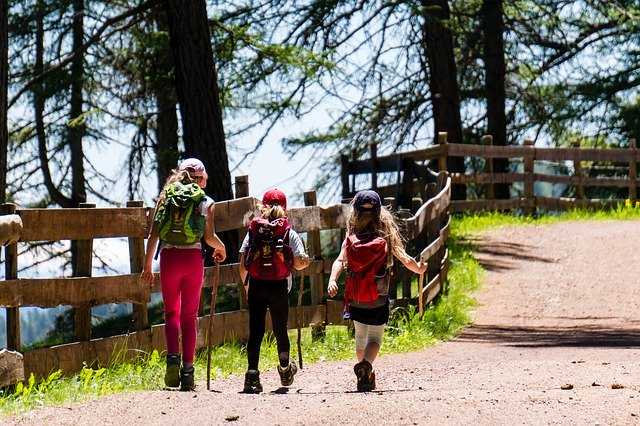 Prime passeggiate tra i sentieri delle impressioni. Insieme, verso la vetta dell’interpretazione.